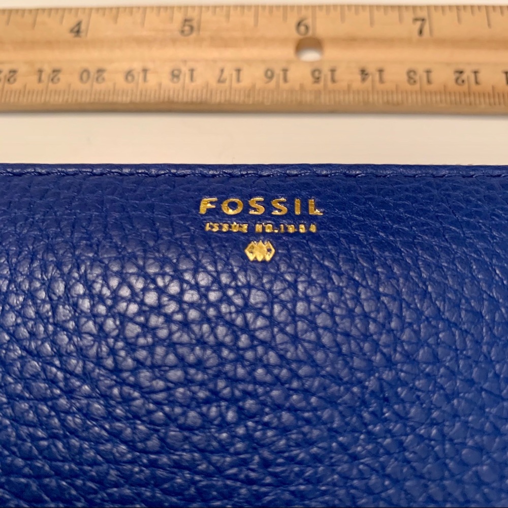 CLASSIC Fossil 'SIDNEY' zip clutch